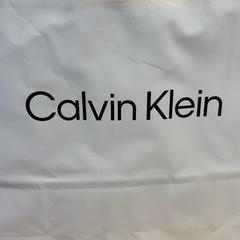 Purchase calvin klein, a été signalé par Designer Outlet Roermond utilisant iLost