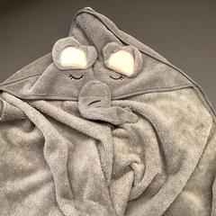 Badcapes voor kinderen Grijs met olifantmotief, iLost를 사용하여 Stad Hasselt에 보고됨