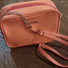 Orange color Hand Bag with Keys, iLost-i jakinarazi zaion moduan