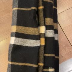 Päls halsduk, rapporterat av Pathé Arnhem med iLost