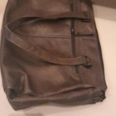 Bag Bruin groen, as reported by Van der Valk Hotel Schiphol using iLost