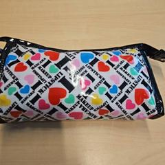 Bolsa de maquilhagem, como reportado por RET utilizando o iLost