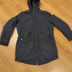 السترة، كما تم الإبلاغ عنه بواسطة Pathé Tuschinski عبر iLost