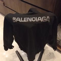 ジャケット がiLostで Van der Valk Hotel Gorinchem によって報告されました