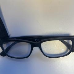 Bril, zoals gemeld door Bobbejaanland met iLost