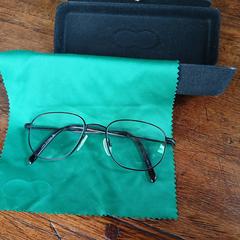Bril in doos Specsavers がiLostに報告されました