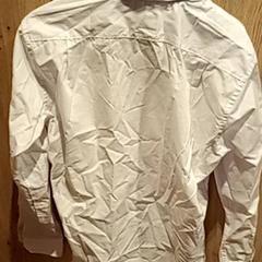 Bluse James Nicholson, gemeldet von Van der Valk Hotel Apeldoorn - De Cantharel über iLost