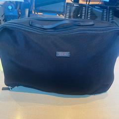 Tas met kleding, segundo informou Mainport usando iLost