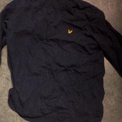 Pulóver Blue, amint azt KABUL à GoGo / Teatro az iLost segítségével jelentette.