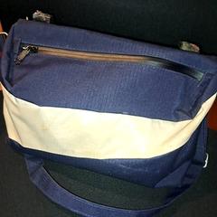 حقائب حمل وحقائب اليد، كما تم الإبلاغ عنه بواسطة TivoliVredenburg عبر iLost