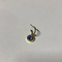 Ohrring Gouden oorbel met blauw steentje, gemeldet von TU/e - Receptie Matrix über iLost
