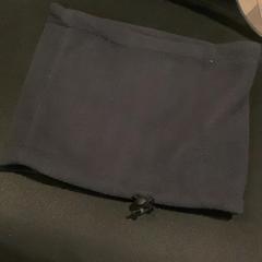 İLost kullanarak MEININGER Hotel Paris Porte de Vincennes tarafından bildirildiği gibi Black neck cover cache cou