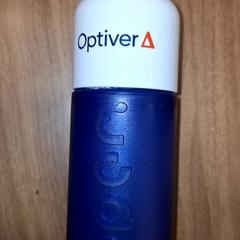 Garrafa Dopper, como reportado por Qbuzz DMG utilizando o iLost