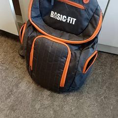 Rugtas/rugzak & Basic-fit, jak nahlášeno Qbuzz GD Groningen HS pomocí iLost