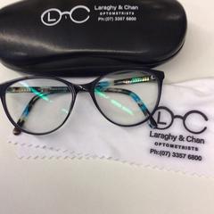 Portaocchiali con occhiali Zwart, come riportato da HvA Amstelcampus utilizzando iLost