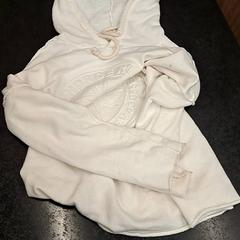 Witte trui hoody, amint azt Rotterdam The Hague Airport az iLost segítségével jelentette.