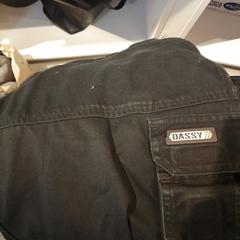 Black jeans, as reported by MEININGER Hotel Bruxelles Gare du Midi using iLost