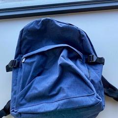 Mochila, ha sido reportado por Regio West-Vlaanderen con iLost