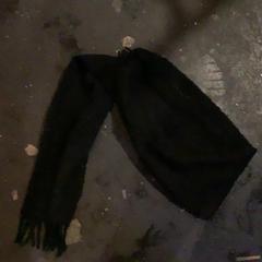 Bufanda Zwart, segons ha informat Café Leentje mitjançant iLost