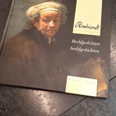 Könyv, amint azt Rotterdam The Hague Airport az iLost segítségével jelentette.