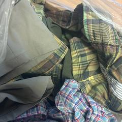 Vestiti, come riportato da The Dominican utilizzando iLost