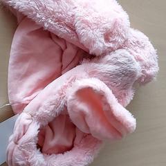 Kleding - Roze kindermuts, jak nahlášeno Centraal magazijn pomocí iLost