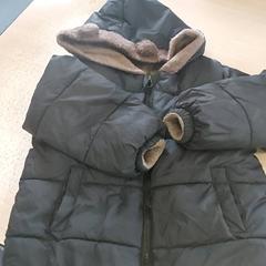 Ruházat - Jas, amint azt Regio Limburg - Leuven az iLost segítségével jelentette.