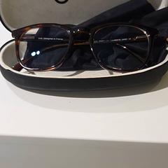 Glasses case with glasses, as reported by Pathé de Kuip using iLost