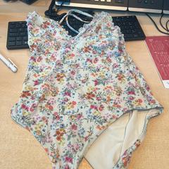 水着 がiLostで Haven Hotel Rotterdam によって報告されました