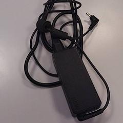 Laptop oplader, zoals gemeld door Vrije Universiteit Amsterdam met iLost