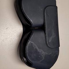 Estuche de anteojos & Estuche para auriculares, ha sido reportado por Connexxion Haarlem IJmond con iLost