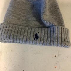 قبعة صغيرة، كما تم الإبلاغ عنه بواسطة Artis عبر iLost