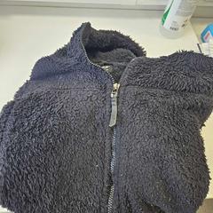 Sort jakke svart, a été signalé par IKEA Åsane utilisant iLost