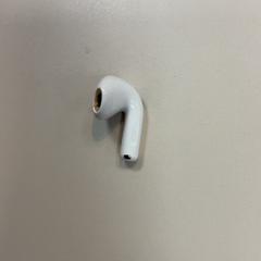 Airpod, gemeldet von Movie Park Germany über iLost
