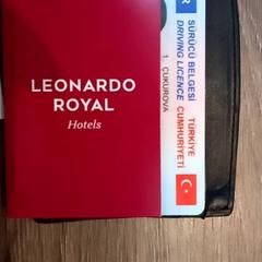 Wallet Cukurova, segons ha informat Leonardo Royal Hotel Amsterdam mitjançant iLost
