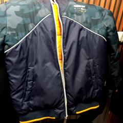 Chaqueta, ha sido reportado por allGo Almere con iLost