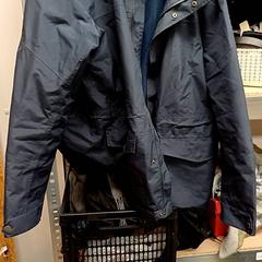 Jas Donker blauw, zoals gemeld door Qbuzz GD Groningen Peizerweg met iLost