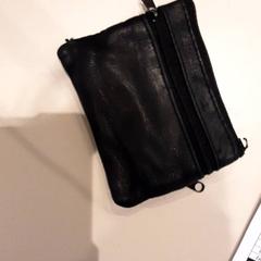 Wallet zwarte portomonee, as reported by LUMC using iLost