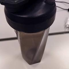 飲用ボトル Transparant がiLostで Vrije Universiteit Amsterdam によって報告されました