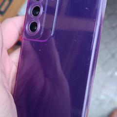 Telefoon Samsung met paars hoesje, segons s'ha informat a iLost