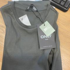 Dress, as reported by Designer Outlet Roosendaal using iLost
