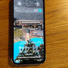 Smartphone ,bruin hoesje, segons s'ha informat a iLost