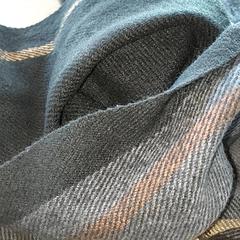 Kleding - Sjaal zwart blauw oker, segons ha informat Centraal magazijn mitjançant iLost