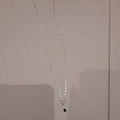 Ketting Silver met blauw, zoals gemeld door Van der Valk Hotel Schiphol met iLost
