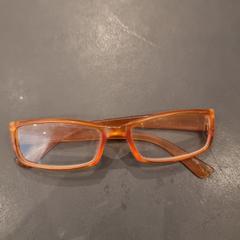 Bril oranje,plastic, zoals gemeld door Van der Valk Hotel Breukelen met iLost