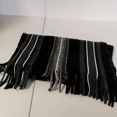 Schal Zwart grijs wit, gemeldet von Regio Antwerpen - Brussel über iLost