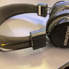 Headphones zwart, as reported by Eindhoven Airport using iLost