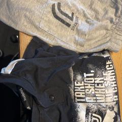 Pijama Black, Grey, Juventus, ha sido reportado por MEININGER Hotel Amsterdam City West con iLost