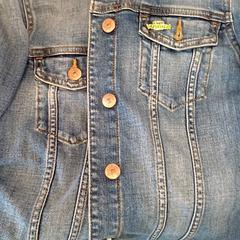 Vêtements Jeans, amint azt IKEA Strasbourg az iLost segítségével jelentette.