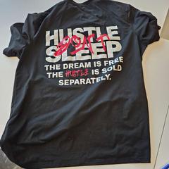 T-shirt Zwart, as reported by Centraal magazijn using iLost
